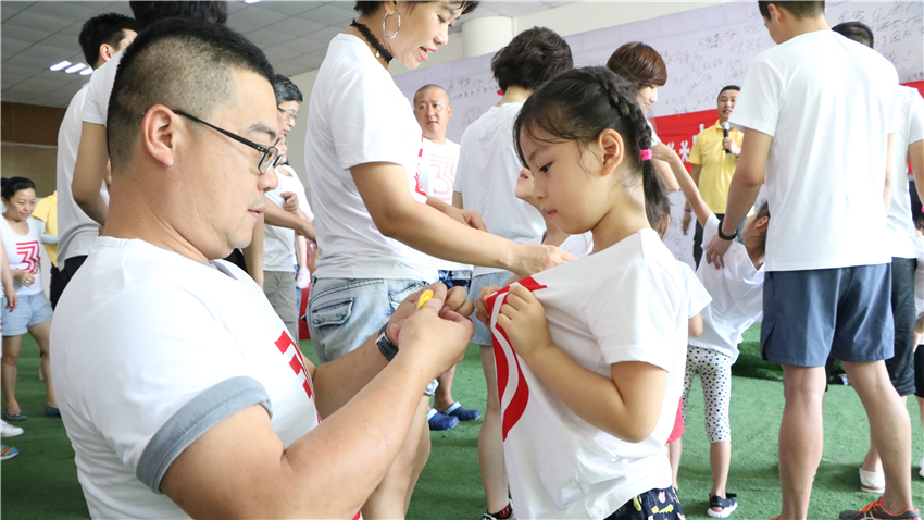 育才幼兒園大手拉小手親子活動
