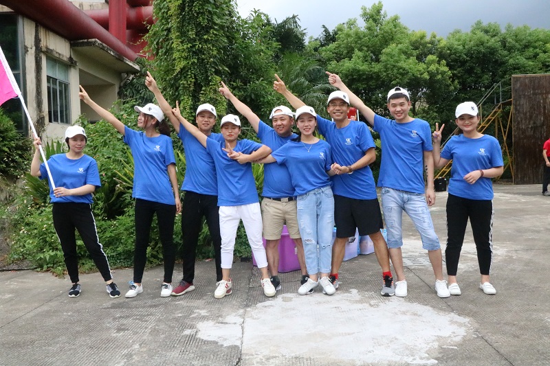 酷魅服飾悅水莊團建活動順利開展！