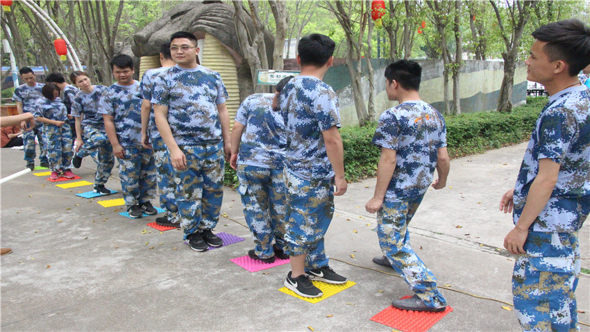 一加地產(chǎn)江門色色環(huán)球影城基地團隊拓展訓(xùn)練順利進行